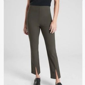 Athleta Wander Slim Straight Pants Size 4 in Arbor Olive 405534